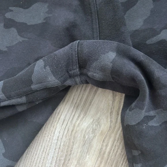 Lululemon Scuba Heritage black/gray Camo Sweatpants/Joggers - Picture 9 of 12